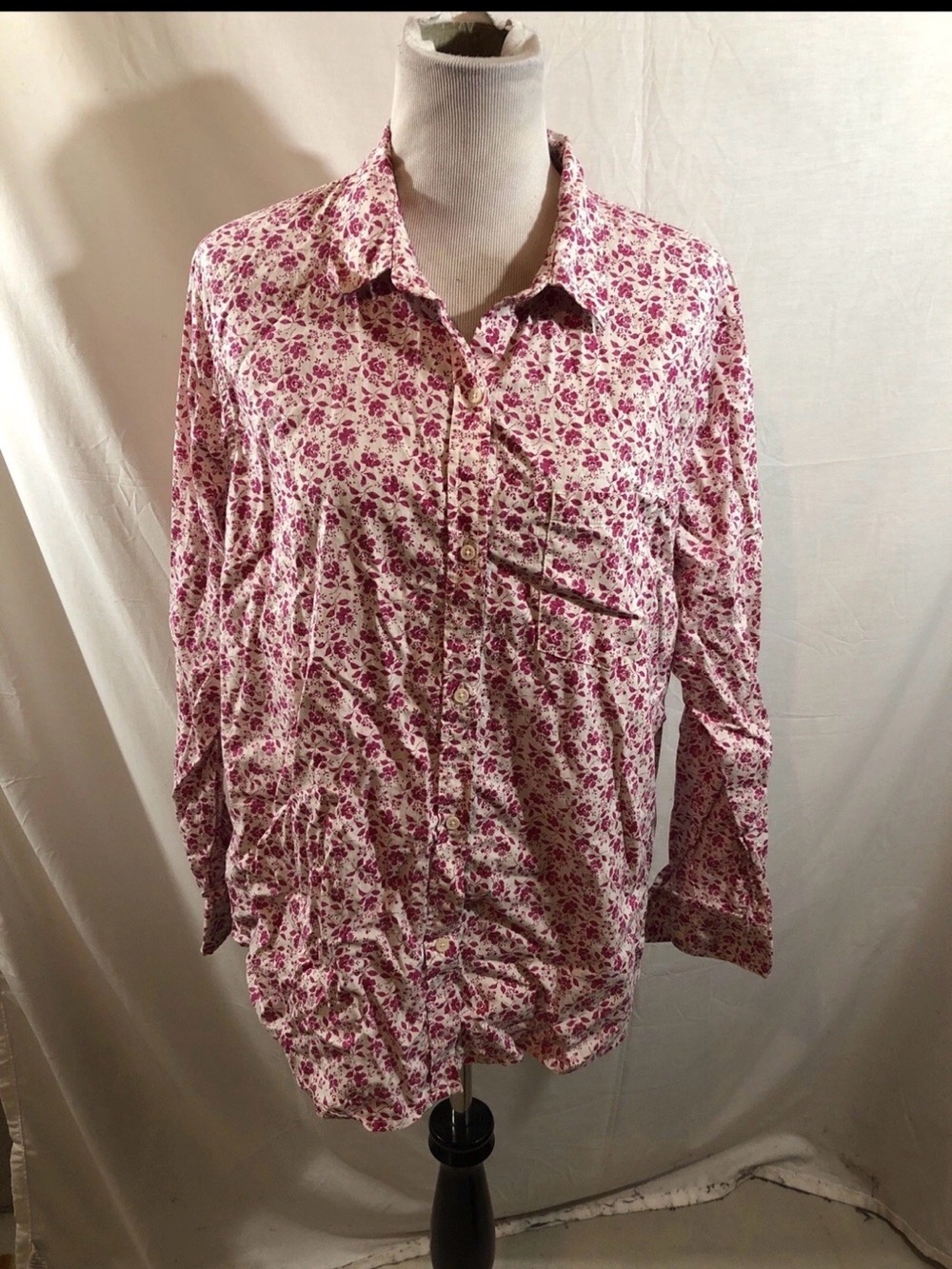Gap White Long Sleeve Button Up, Rose Flowers - Womens XXL, Bust 23.5”